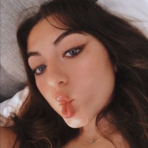 Meet your Posher, Mia